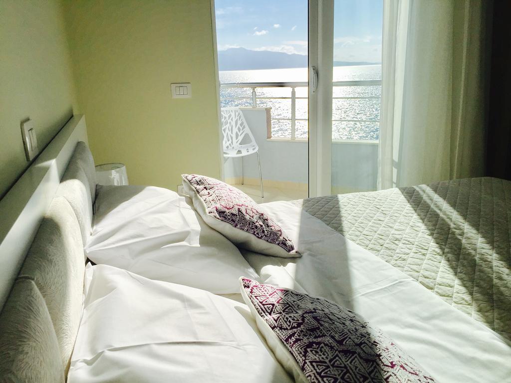 Skyfall Apartment Sarandë Exterior foto